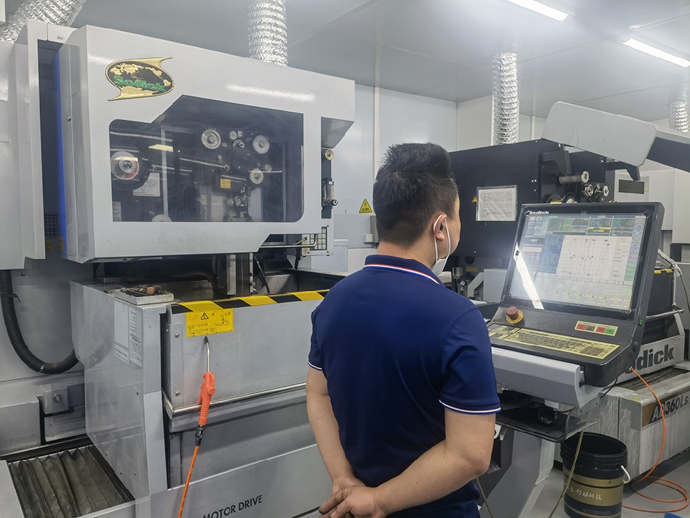 沙迪(di)尅慢走絲-02