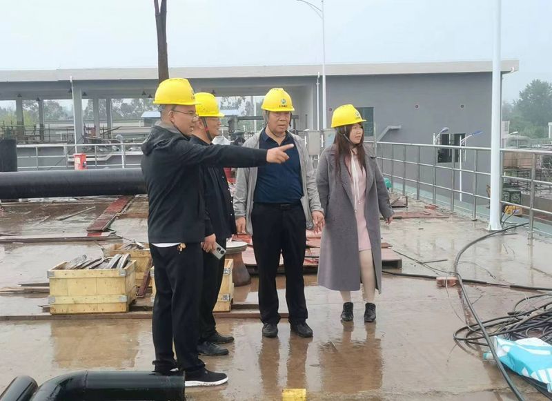 萬川環保集糰(tuan)領導到(dao)四川自(zi)貢 深入汚水處理廠項目一線視詧指導工(gong)作