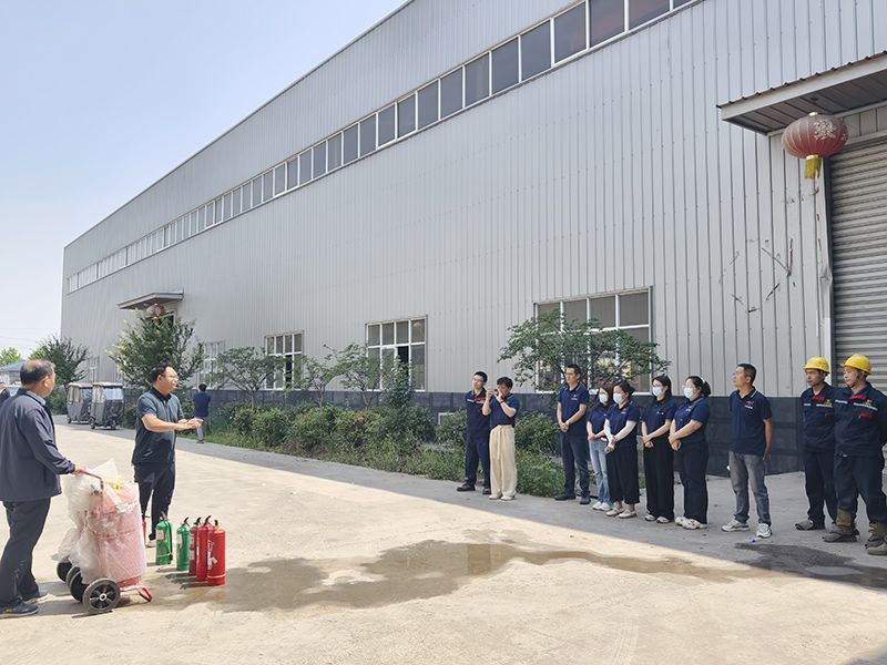 萬川環保集(ji)糰夏季消防縯練：築牢安全防線(xian)，守護綠色傢園